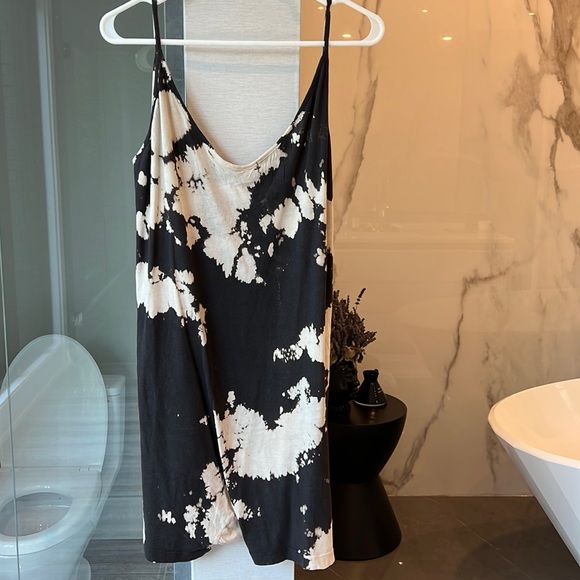 Tie die romper - Picture 1 of 2